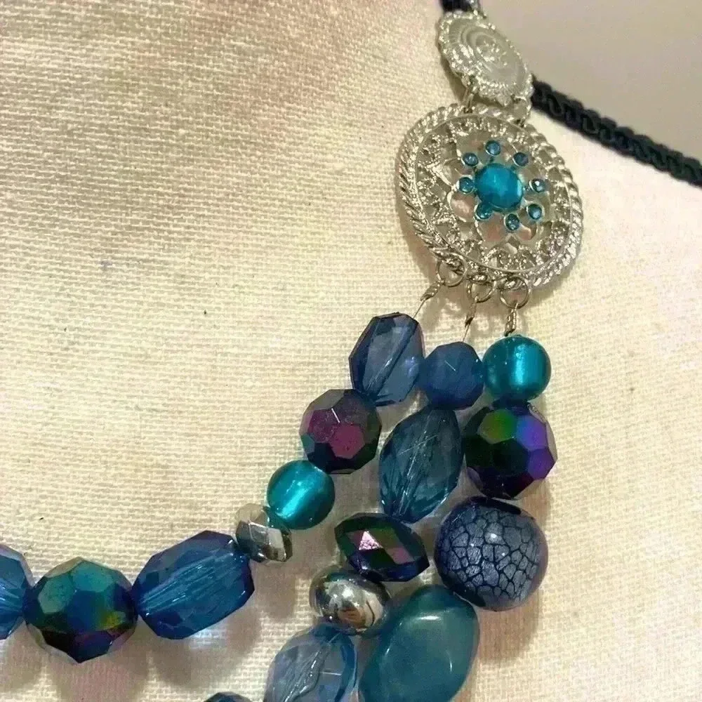 Versona Necklace